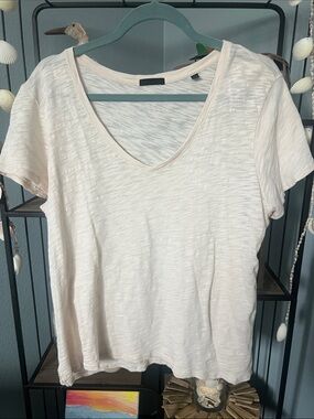 EUC ATM Anthony Thomas Melillo V-Neck Short Sleeve Tee in Soft Cream size XL